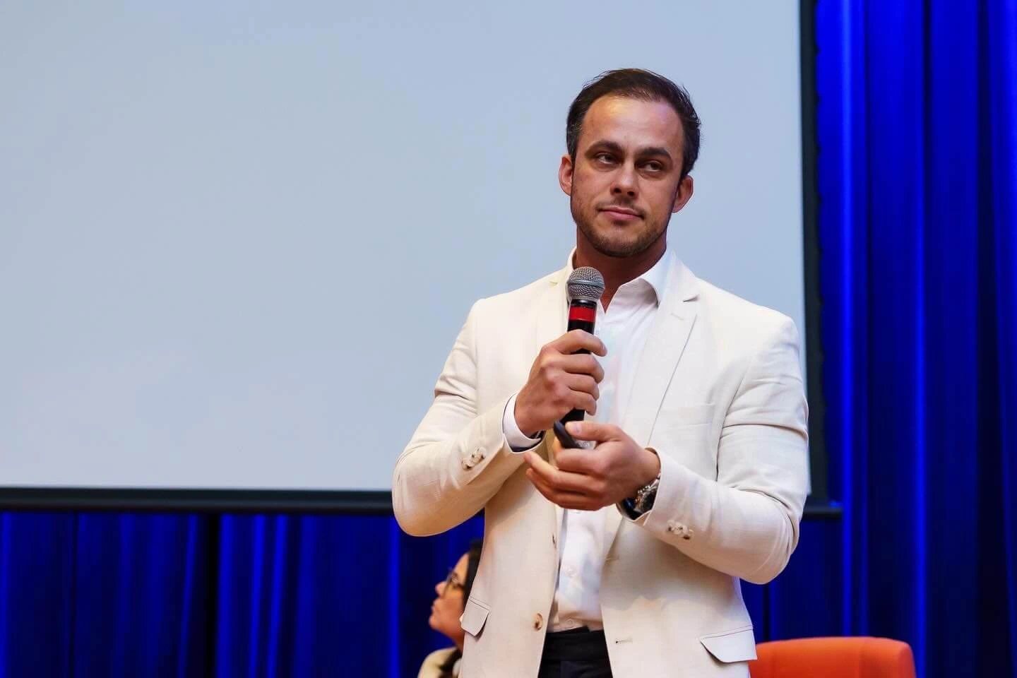 Dr. Marcelo Roxo